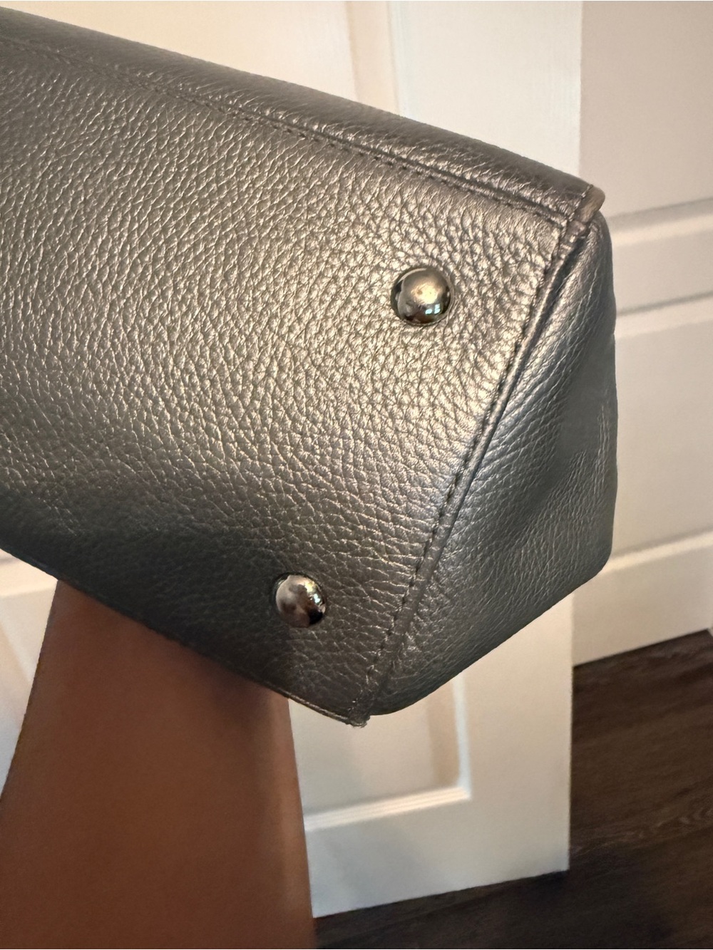 Classic Gray Leather Tote Bag - Picture 4 of 11